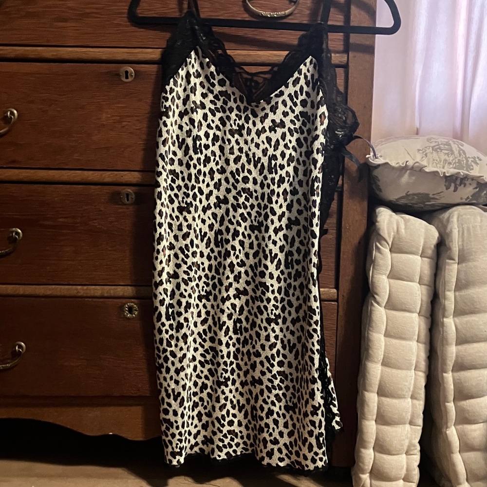 lacy leopard print nightgown <3